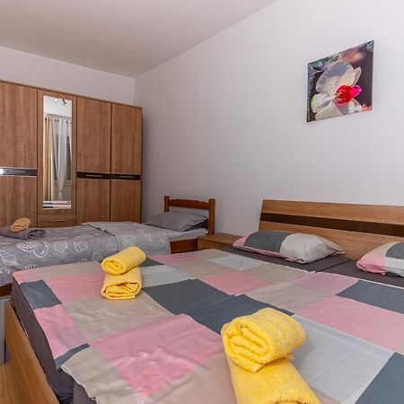 Apartmani Gabrijela Crikvenica Exteriör bild