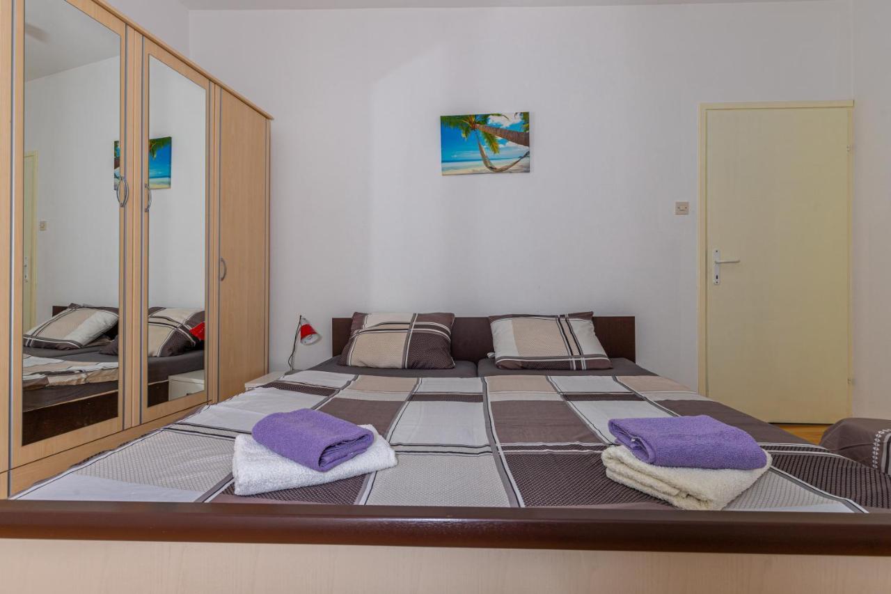 Apartmani Gabrijela Crikvenica Exteriör bild