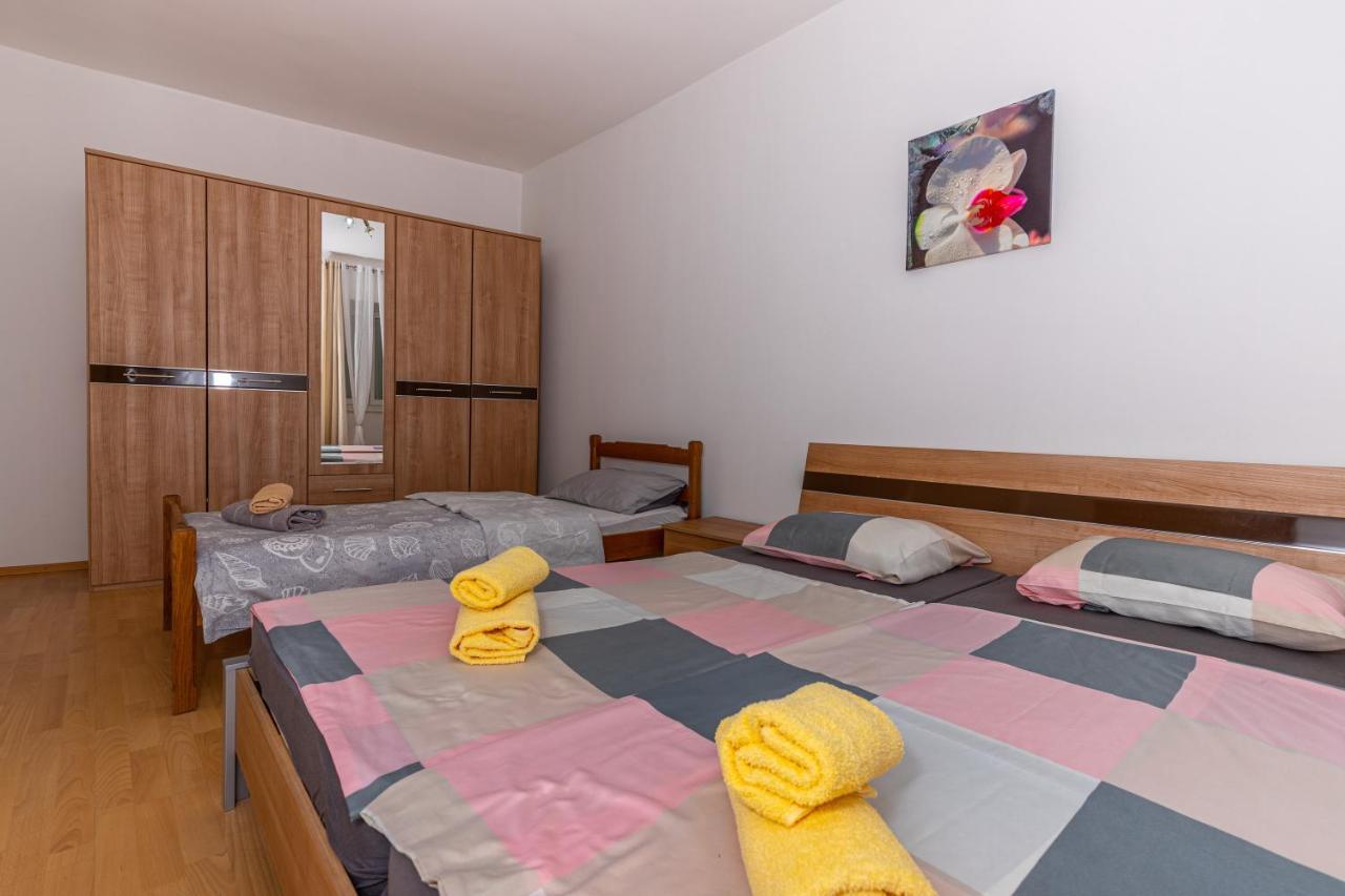 Apartmani Gabrijela Crikvenica Exteriör bild