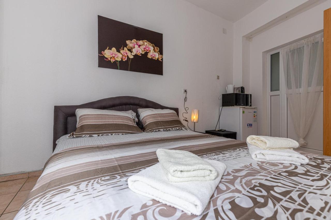 Apartmani Gabrijela Crikvenica Exteriör bild