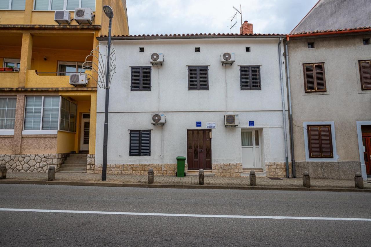 Apartmani Gabrijela Crikvenica Exteriör bild