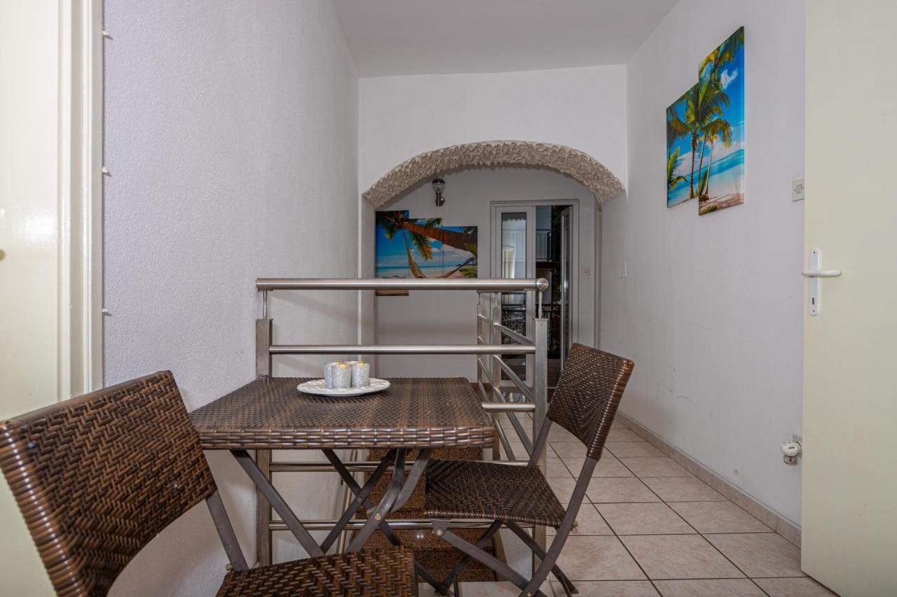 Apartmani Gabrijela Crikvenica Exteriör bild