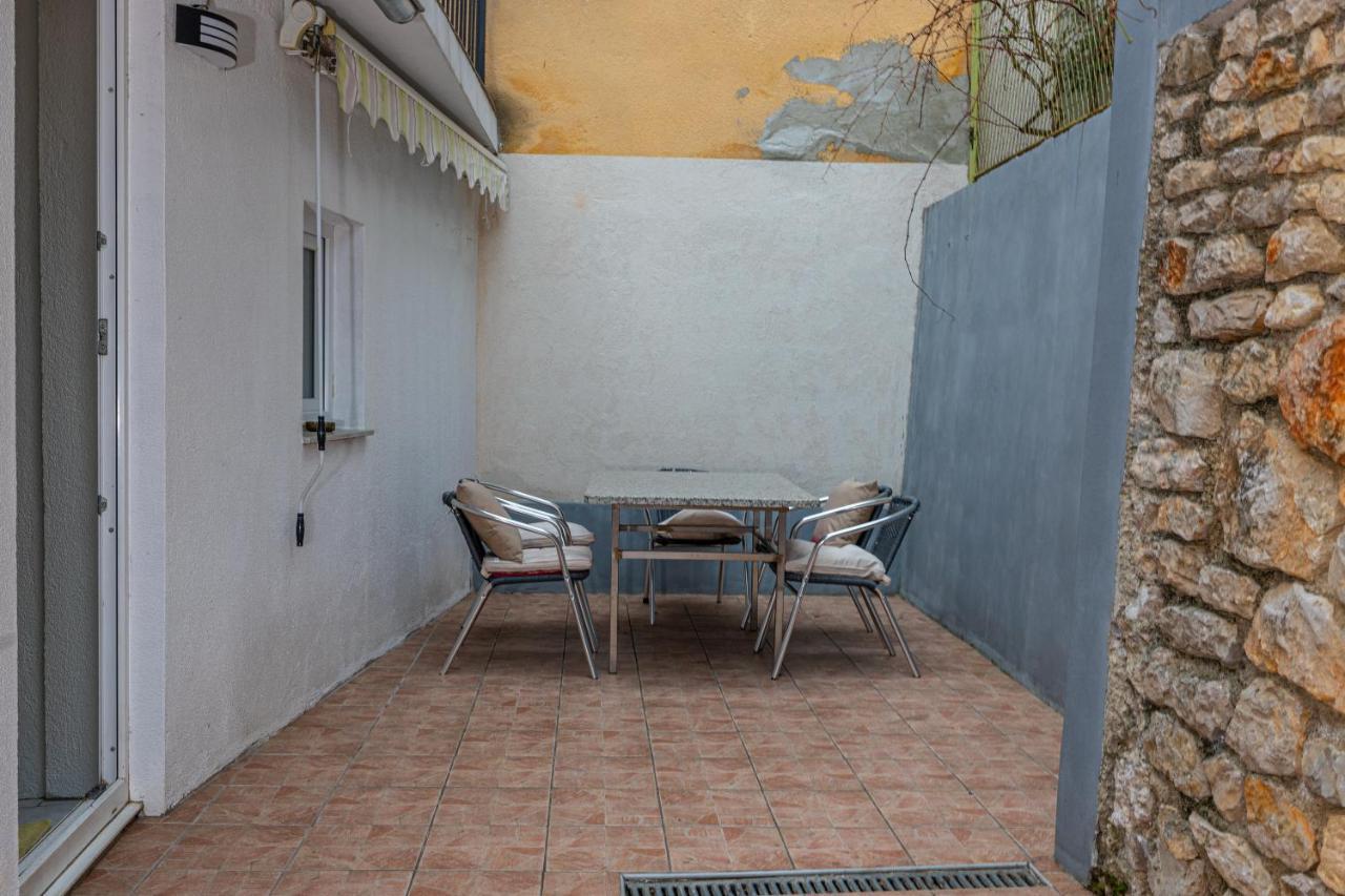 Apartmani Gabrijela Crikvenica Exteriör bild