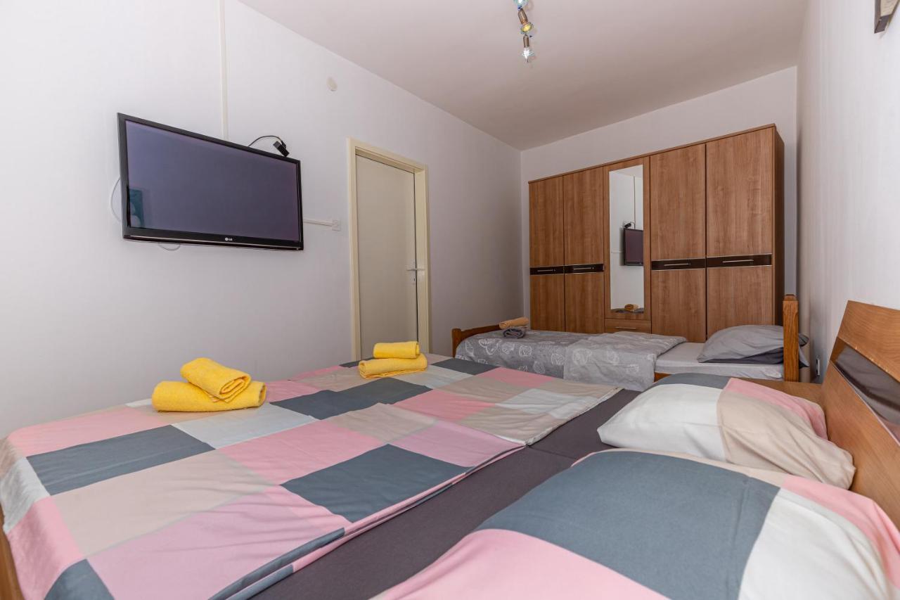 Apartmani Gabrijela Crikvenica Exteriör bild